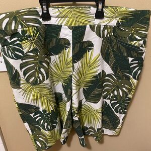 Time and Tru Tropical Leaf Print Women's Athletic Shorts